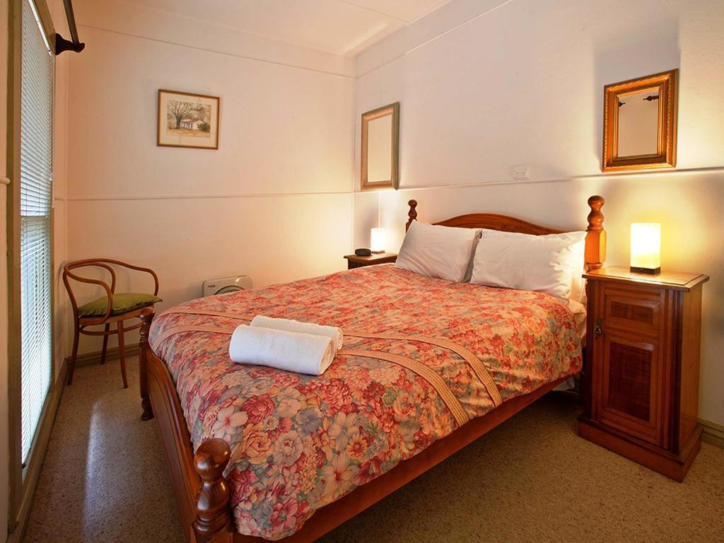 Noonameena Cottage Halls Gap Room photo